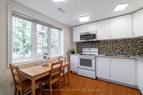 Photo 34 at 211 Kayla Crescent, Maple, Vaughan