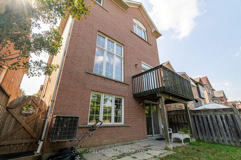 Photo 43 at 211 Kayla Crescent, Maple, Vaughan