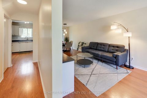 Photo 6 at 219 Cundles Road W, Letitia Heights, Barrie