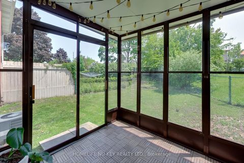 Photo 15 at 219 Cundles Road W, Letitia Heights, Barrie