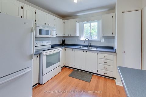 Photo 20 at 219 Cundles Road W, Letitia Heights, Barrie