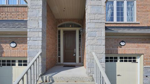 Photo 3 at 134 Lacewood Drive, Westbrook, Richmond Hill