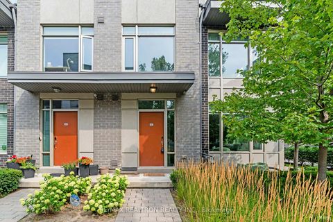 Photo 1 at 67 - 31 Applewood Lane, Etobicoke West Mall, Toronto