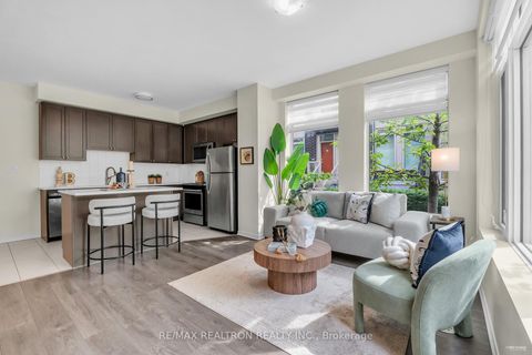 Photo 3 at 67 - 31 Applewood Lane, Etobicoke West Mall, Toronto