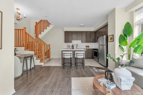 Photo 4 at 67 - 31 Applewood Lane, Etobicoke West Mall, Toronto