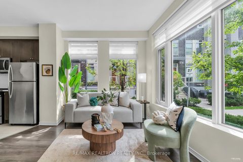 Photo 5 at 67 - 31 Applewood Lane, Etobicoke West Mall, Toronto
