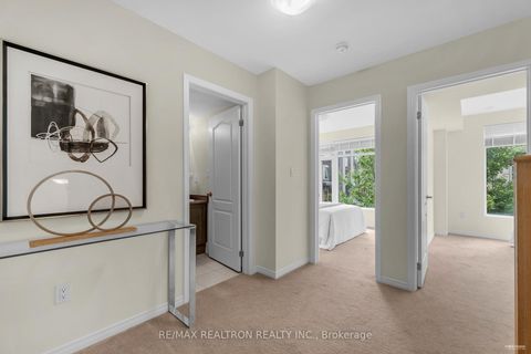 Photo 12 at 67 - 31 Applewood Lane, Etobicoke West Mall, Toronto