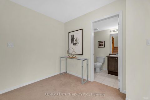 Photo 14 at 67 - 31 Applewood Lane, Etobicoke West Mall, Toronto