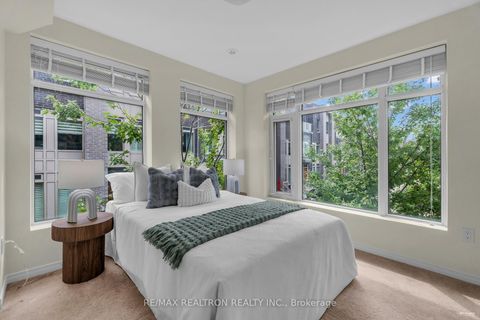 Photo 16 at 67 - 31 Applewood Lane, Etobicoke West Mall, Toronto