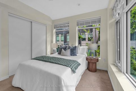 Photo 17 at 67 - 31 Applewood Lane, Etobicoke West Mall, Toronto