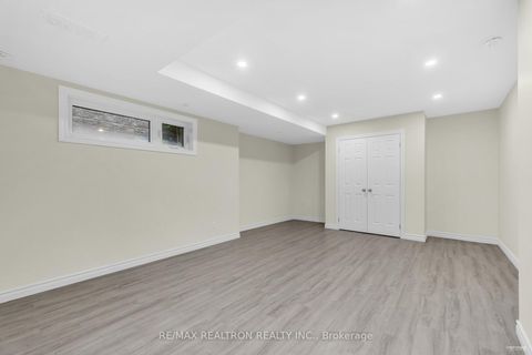 Photo 40 at 67 - 31 Applewood Lane, Etobicoke West Mall, Toronto