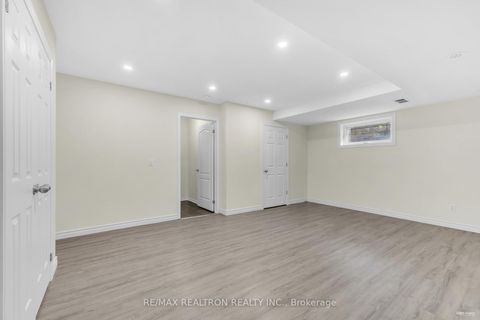 Photo 41 at 67 - 31 Applewood Lane, Etobicoke West Mall, Toronto