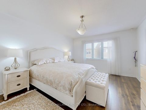 Photo 9 at 18 Yarden Drive, Patterson, Vaughan