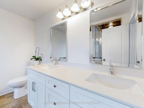 Photo 10 at 18 Yarden Drive, Patterson, Vaughan
