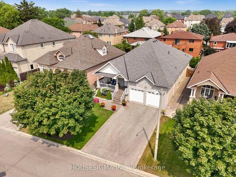 Photo 2 at 38 Pairash Avenue, Mill Pond, Richmond Hill
