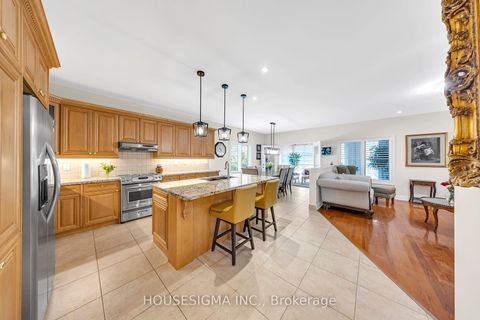 Photo 11 at 38 Pairash Avenue, Mill Pond, Richmond Hill