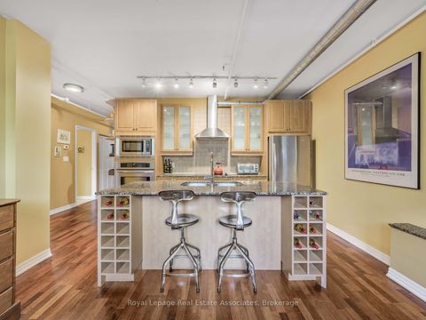 Photo 10 at 102 - 384 Sunnyside Avenue, Swansea, Toronto