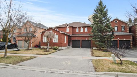 Photo 0 at 160 Carlyle Crescent, Aurora Highlands, Aurora