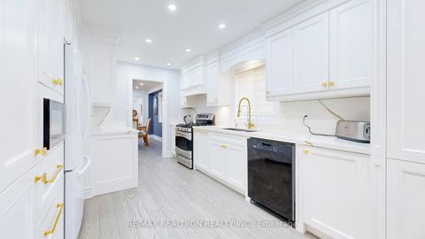 Photo 9 at 160 Carlyle Crescent, Aurora Highlands, Aurora Photo 9 at 160 Carlyle Crescent, Aurora Highlands, Aurora