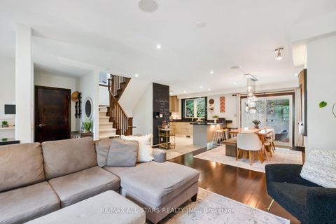 Photo 9 at 12 Glen Davis Crescent, Danforth, Toronto