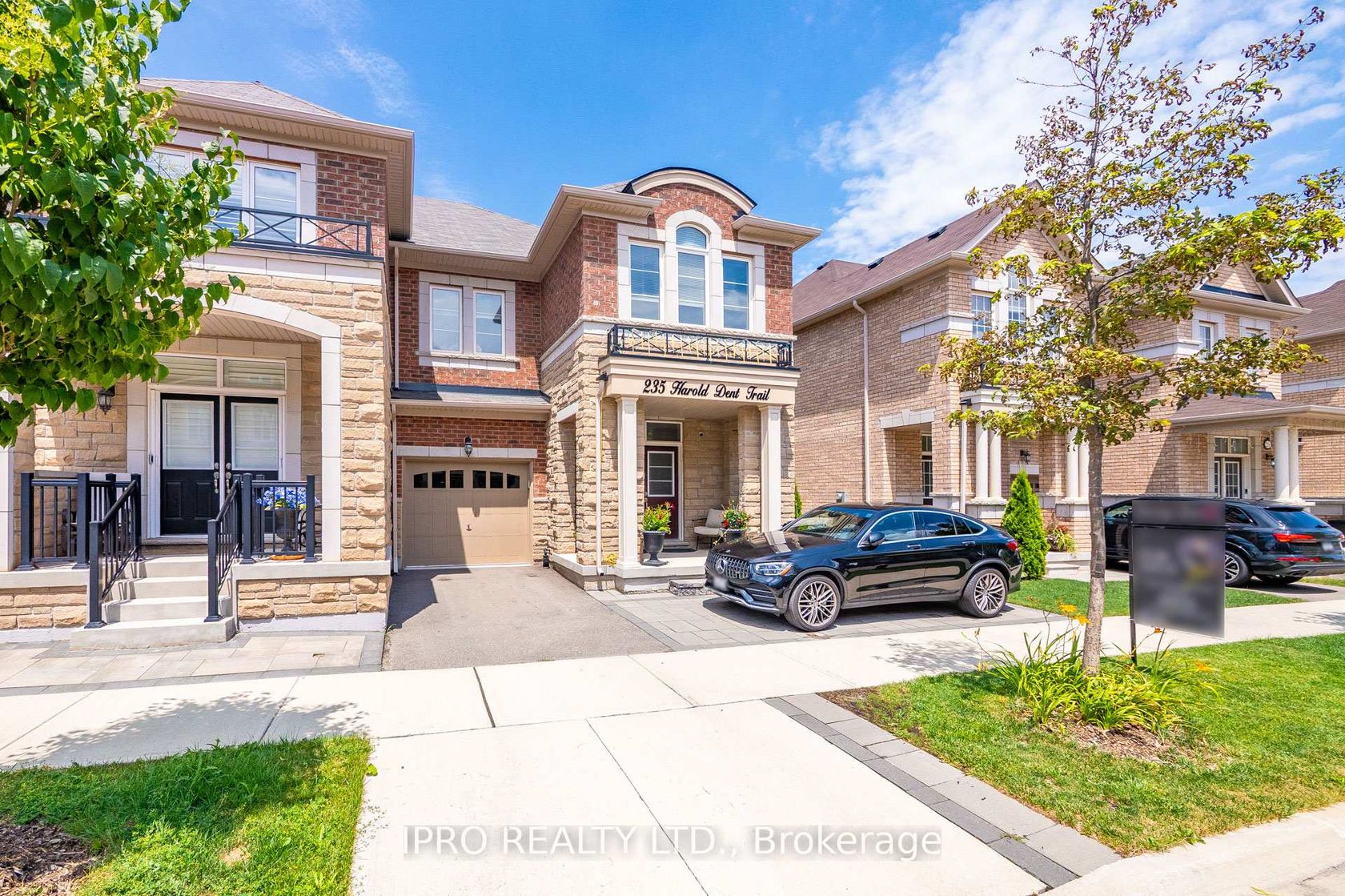 235 Harold Dent Trail N, GO Glenorchy, Oakville 