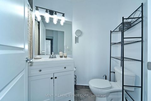 Photo 10 at 707 - 7730 Kipling Avenue, West Woodbridge, Vaughan