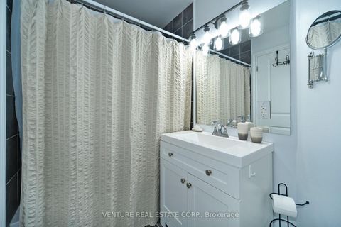 Photo 11 at 707 - 7730 Kipling Avenue, West Woodbridge, Vaughan