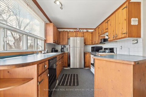 Photo 14 at 14 Germorda Drive, CP College Park, Oakville