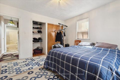 Photo 16 at 14 Germorda Drive, CP College Park, Oakville
