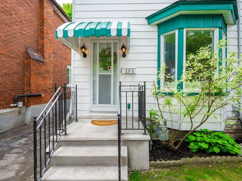 Photo 2 at 135 Bernice Crescent, Smythe, Toronto