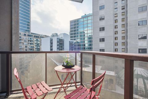 Photo 11 at 1014 - 85 Bloor Street E, Yonge Corridor, Toronto