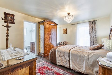 Photo 22 at 40 Farmview Crescent, Henry Farm, Toronto
