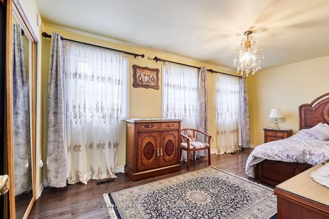 Photo 29 at 40 Farmview Crescent, Henry Farm, Toronto