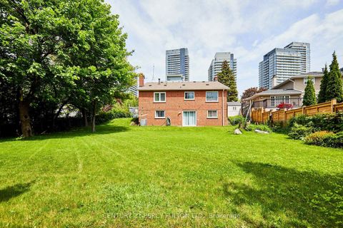 Photo 39 at 40 Farmview Crescent, Henry Farm, Toronto