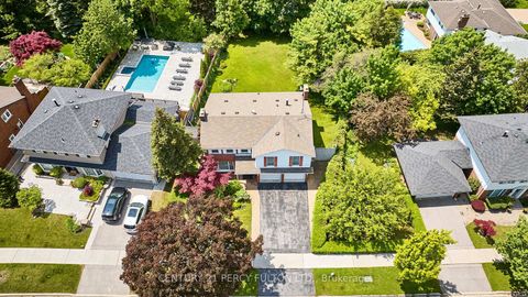 Photo 40 at 40 Farmview Crescent, Henry Farm, Toronto