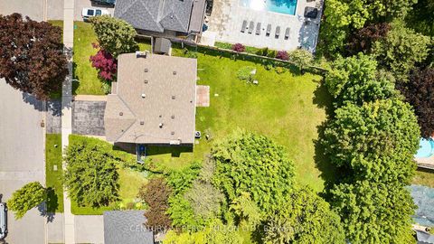 Photo 41 at 40 Farmview Crescent, Henry Farm, Toronto