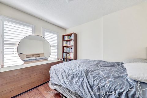 Photo 5 at 63 - 2758 Eglinton Avenue E, Eglinton East, Toronto