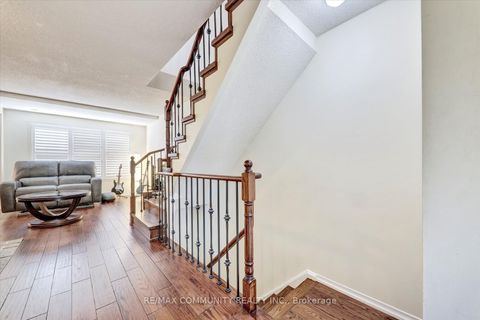 Photo 8 at 63 - 2758 Eglinton Avenue E, Eglinton East, Toronto