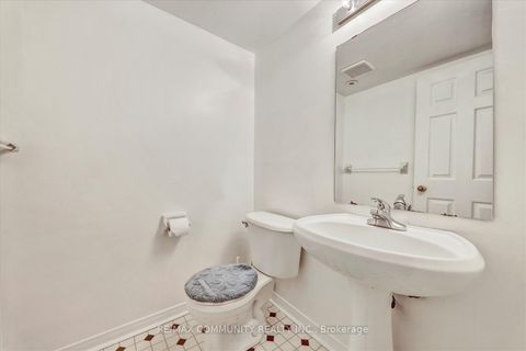 Photo 13 at 63 - 2758 Eglinton Avenue E, Eglinton East, Toronto