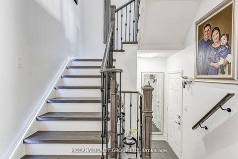 Photo 4 at 93 Revelstoke Crescent, Langstaff, Richmond Hill