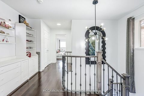 Photo 11 at 93 Revelstoke Crescent, Langstaff, Richmond Hill