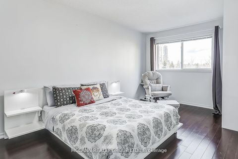 Photo 13 at 93 Revelstoke Crescent, Langstaff, Richmond Hill