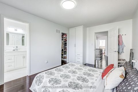 Photo 14 at 93 Revelstoke Crescent, Langstaff, Richmond Hill