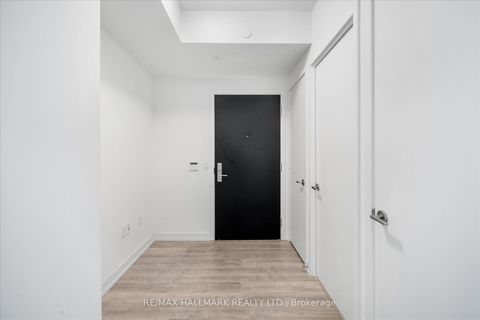 Photo 3 at 413 - 158 Front Street E, Moss Park, Toronto