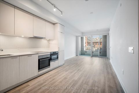 Photo 5 at 413 - 158 Front Street E, Moss Park, Toronto