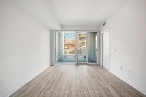 Photo 6 at 413 - 158 Front Street E, Moss Park, Toronto