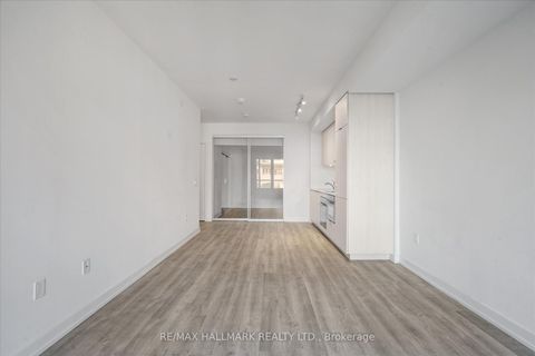 Photo 7 at 413 - 158 Front Street E, Moss Park, Toronto