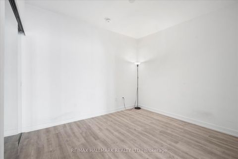Photo 15 at 413 - 158 Front Street E, Moss Park, Toronto