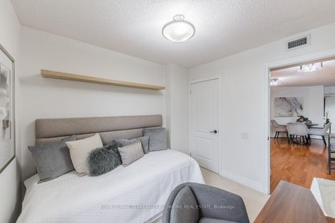 Photo 17 at 207 - 2 Alexandra Boulevard W, Lawrence Park South, Toronto