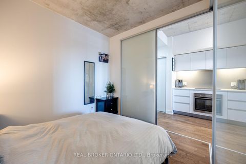 Photo 12 at 914 - 20 Minowan Miikan Lane, Little Portugal, Toronto